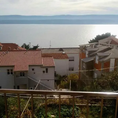 With A Parking Space Stanici, Omis - 10360 *